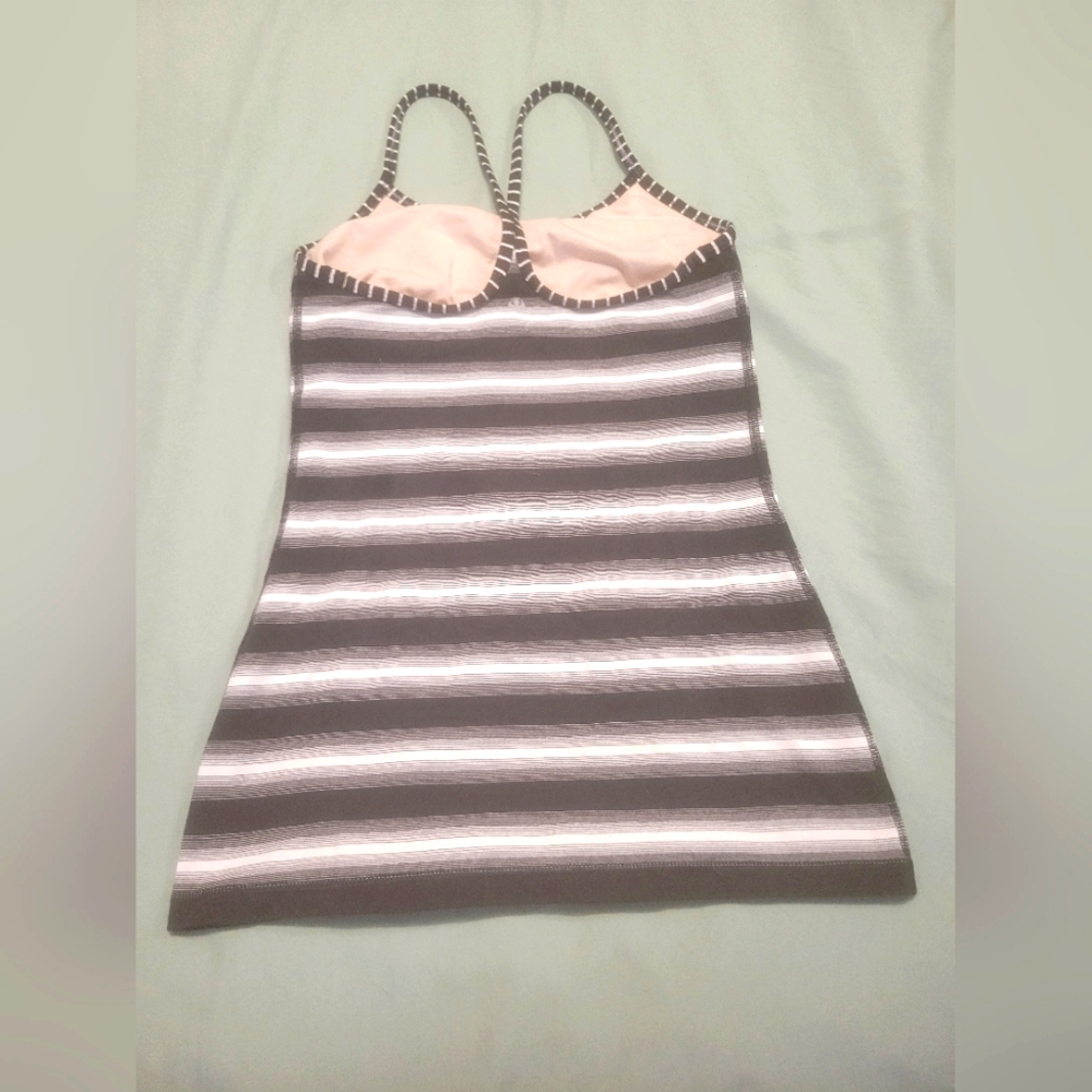 Lululemon Y tank